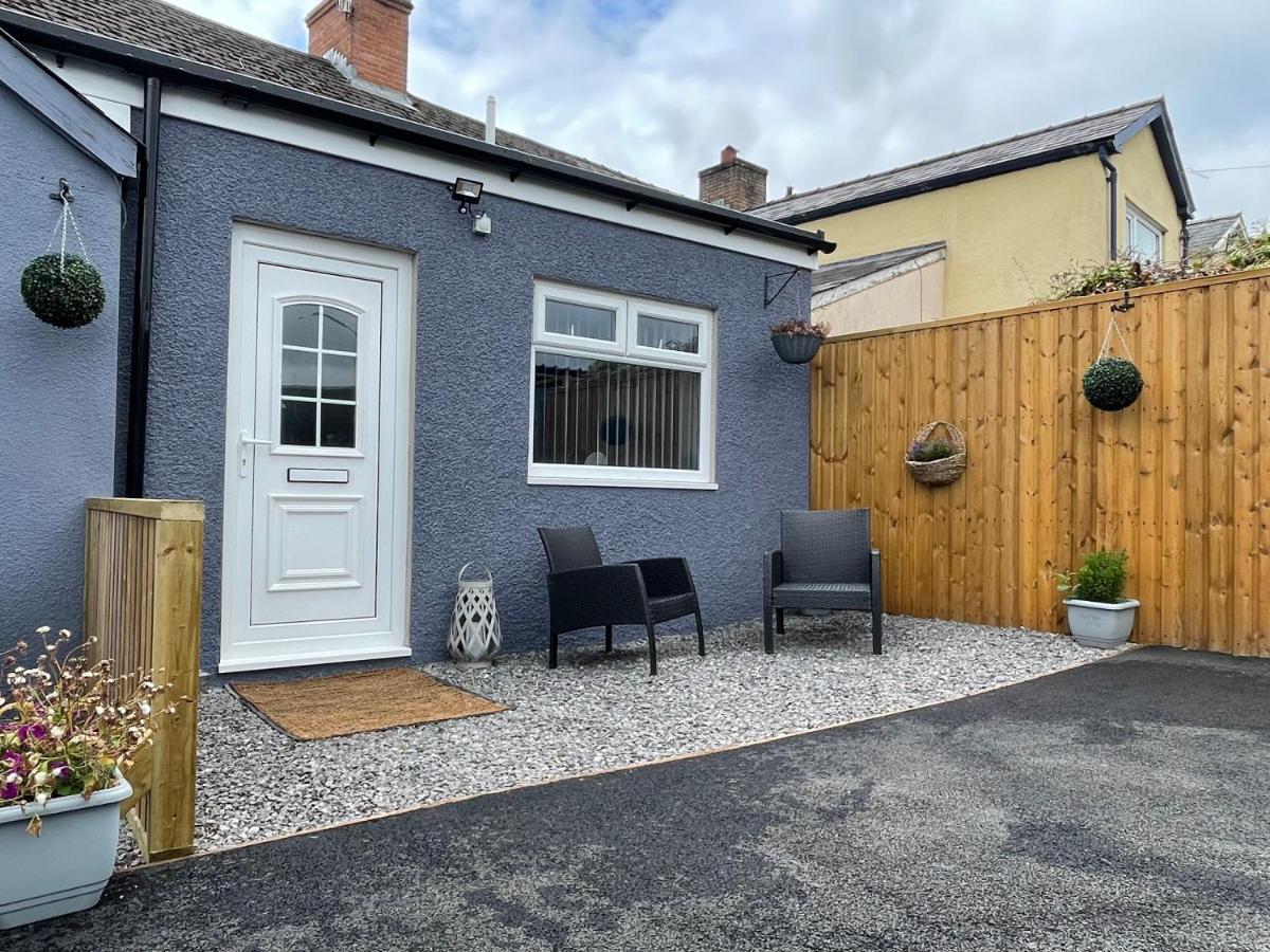 Westend Holiday Let 4 Brecon Bagian luar foto